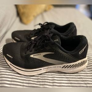 Black Brooks Running Shoes